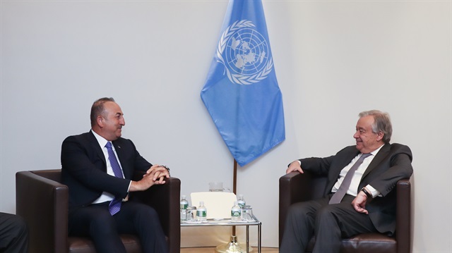 جاويش أوغلو وأمين الأمم المتحدة يبحثان الوضع في سوريا وقبرص
