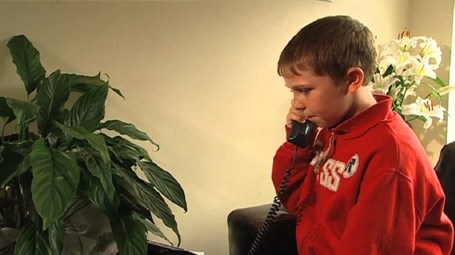 ​

طفل يتصل بالشرطة بسبب صعوبة الفروض المدرسية