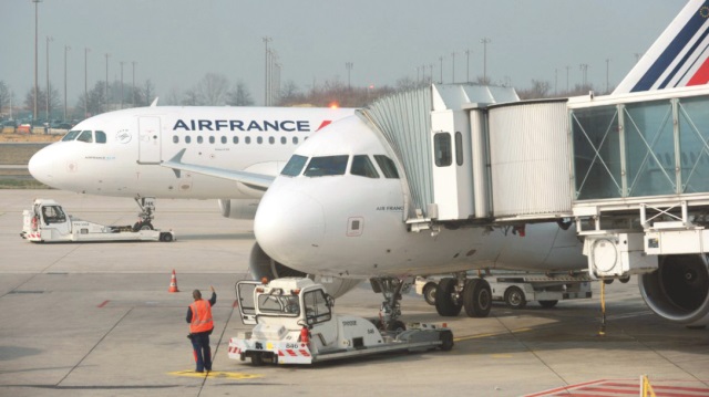 Air France çalışanlarının grevi nedeniyle bu ay turizm sektöründe yüzde 20'ye varan iptal gerçekleşti. 