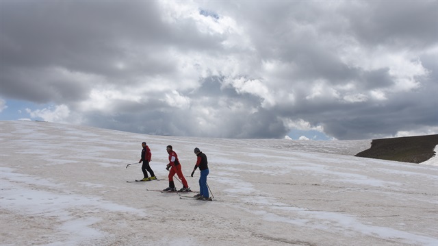 جبل "كورتيك" وتلة "تشاووش "لعشّاق التزلّج في تركيا

