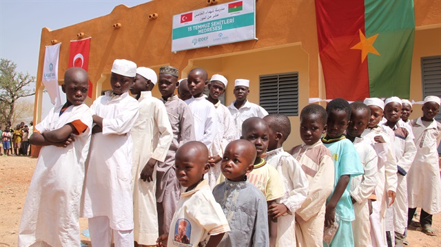 Burkina Faso'nun çeşitli noktalarında yaptırılan 8 medrese hizmete açıldı