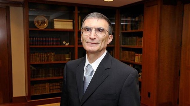 Prof. Dr. Aziz Sancar'a "Altın Anahtar ve Onur Ödülü" verildi.
