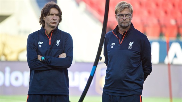 Klopp (sağda) yardımcı antrenör Buvac (solda) ile.