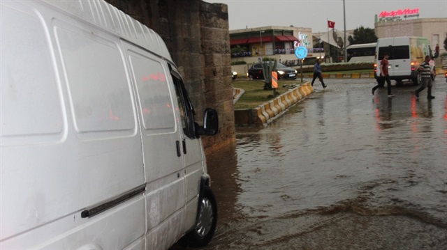Aydın'da sağanak yağış etkili oldu
