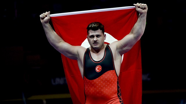 Turkey's Riza Kayaalp wins gold at European Wrestling Championships