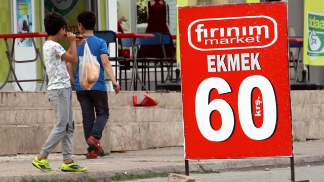 Ekmeği 65 kuruştan satan marketçi Ragıp’a 60 kuruşla yeni rakipler çıktı.