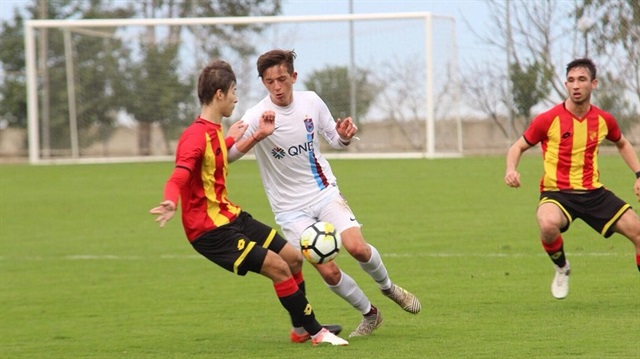 2000 doğumlu Kerem Baykuş, Trabzonspor alt yapısında gösterdiği performansla dikkatleri üzerine çekiyor.