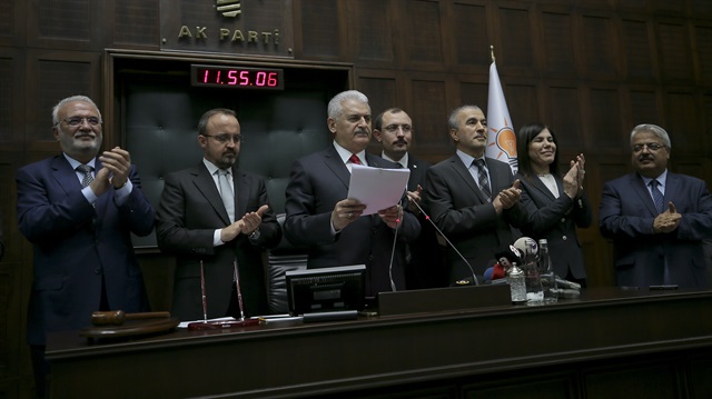 Başbakan Yıldırım, grup toplantısında Cumhurbaşkanı adaylarının Erdoğan olduğunu açıkladı.