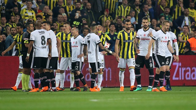 Fenerbahçe-Beşiktaş maçı çıkan olaylar sebebiyle tatil edilmişti. 