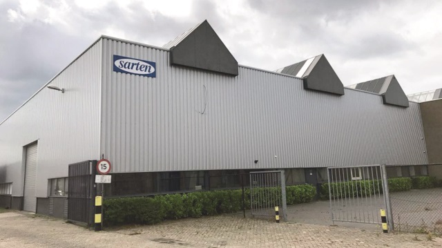 Sarten Packaging Netherlands B.V bünyesinde kurulu Aerosol Kutu Fabrikası’nın konumu da dikkatleri çekiyor. Fabrika Avrupa’nın en büyük limanları arasında yer alan Antwerp ve Rotterdam arasında bulunuyor.