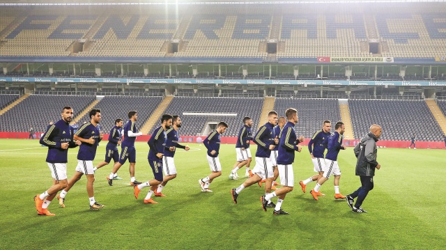 Beşiktaş, Türkiye Kupası’nda yarım kalan olaylı Fenerbahçe maçının devamına çıkmadı.
