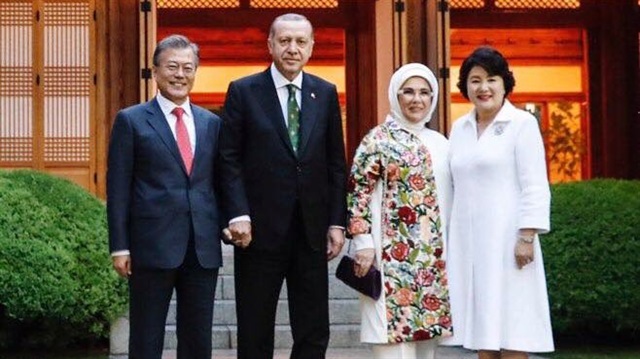 ​Cumhurbaşkanı Erdoğan, Asya turunun son durağında Güney Kore Devlet Başkanı Moon ile bir araya geldi.