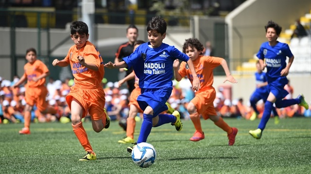 İBB Futbol Akademi Kampı ve Yetenek Avı Projesi, 7-15 yaş aralığındaki çocuk ve gençlere yönelik ücretsiz olarak düzenlendi.