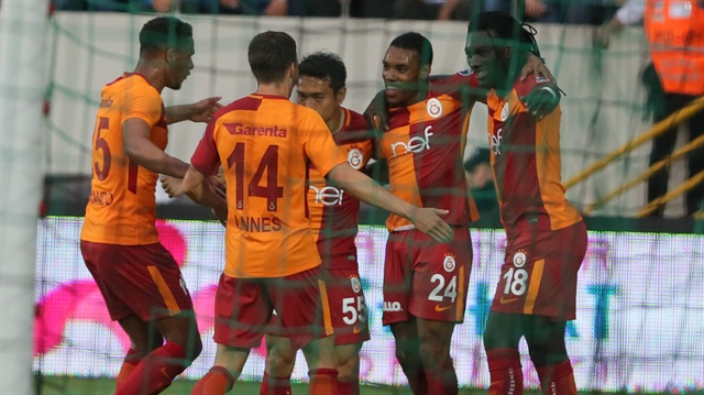 Galatasaray, Süper Lig'de bitime 2 hafta kala liderliğini sürdürdü.