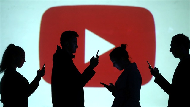 YouTube, öğrencilere ödev satan yüzlerce kanalın içeriklerini sildi ve kapattı. 