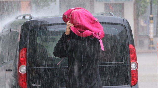 Diyarbakır'ın bazı ilçelerine sağanak yağış uyarısı yapıldı.