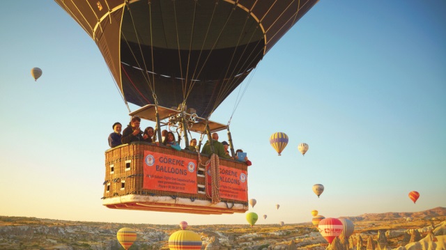Balonların 1 saatlik uçuş ücreti 5 yıldızlı otellerin gecelik fiyatları ile yarışıyor. 