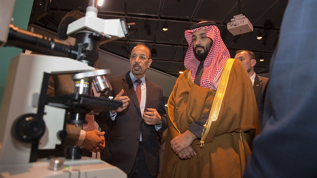 Suudi Arabistan Enerji, Sanayi ve Maden Kaynakları Bakanı Halid el-Falih (solda)