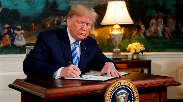 ABD Başkanı Trump, İran ile nükleerden çekilme kararını imzaladı.