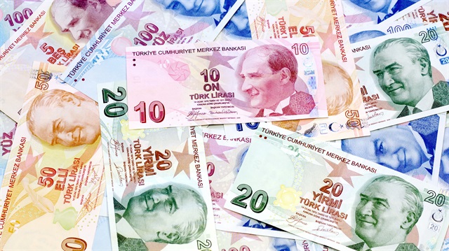 1.000 lira ikramiye ile birlikte yaşlıların hesaplarına 2 bin 500 lira yatırılacak.