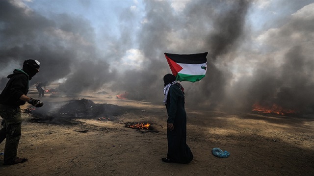 Gazze sınırında çok sayıda sivil, İsrail işgalini protesto etti