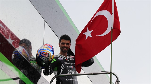 Türk motosiklet dünyasının efsane ismi Kenan Sofuoğlu.