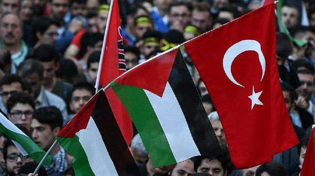 ​

في مدن مختلفة.. أتراك ينظمون وقفات احتجاجية على أحداث غزة