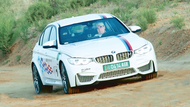 Profesyonel otomobil yarışçısı Hommadov, Cumhurbaşkanı Berdimuhamedov'a 2015 yılında da 3 saniye farkla yenilmişti. 