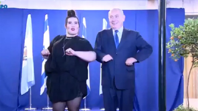 İsrail Başbakanı Netanyahu, 60'tan fazla Filistinli'nin şehit edilmesinin ardından dans etti.