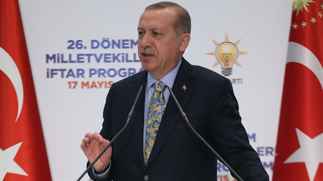 Cumhurbaşkanı Erdoğan, İngiltere'de terör örgütü PKK yandaşlarının hedefi haline gelen kadını arayarak teşekkür ettiğini kaydetti.