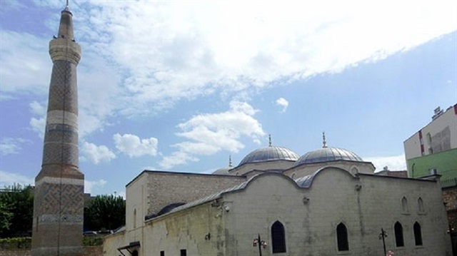 Siirt Ulu Camii de plân bakımından bölgede benzer örnekleri bulunan ulu camilerin öncüsü sayılıyor. ​