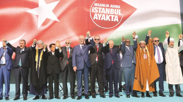İstanbul'da 56 ülkeden temsilcinin katıldığı İİT zirvesinden tüm dünyaya çağrı yaptı