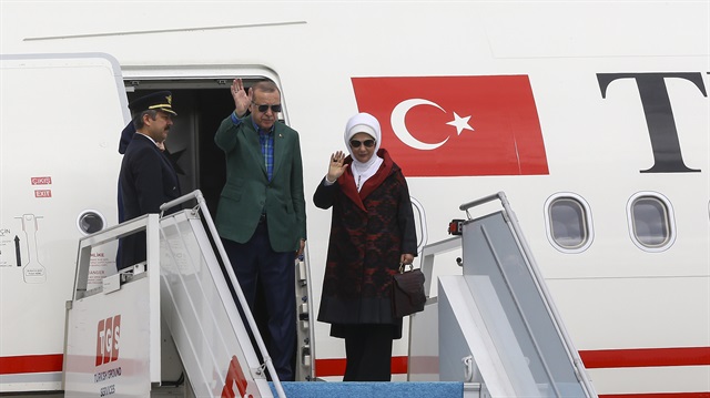 Turkish President Recep Tayyip Erdogan (L) and his wife Emine Erdogan (R) 