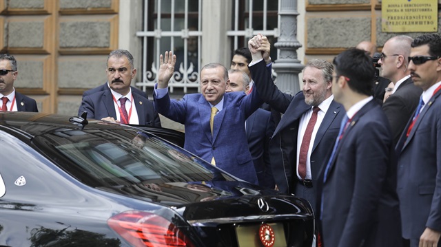 أردوغان يلتقي بيغوفيتش في سراييفو
