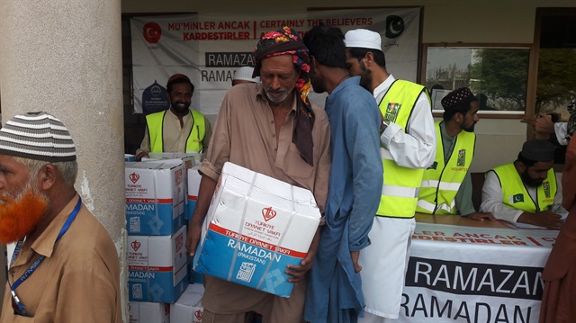  Turkiye Diyanet Foundation sends food packages to Pakistan