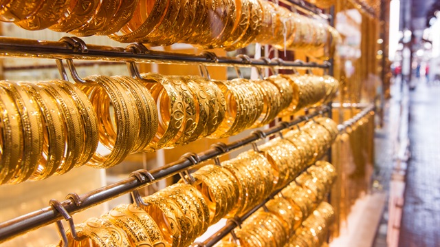 Dün 1.227 liradan satılan Cumhuriyet altını bugün 1.239 liradan satışa sunuldu.