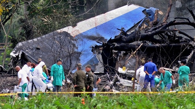 Düşen Küba uçağından 3 kişi sağ kurtulmuştu

