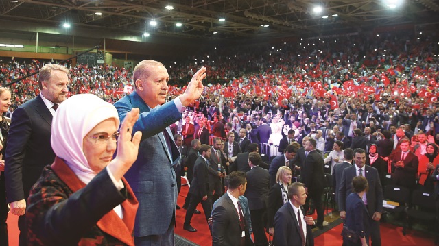 Cumhurbaşkanı Erdoğan, Avrupa’daki gurbetçilerle Saraybosna’da buluştu