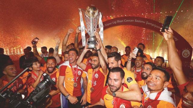 Galatasaray, iki sezon aranın ardından yeniden mutlu sona ulaşmanın coşkusunu yaşıyor. 