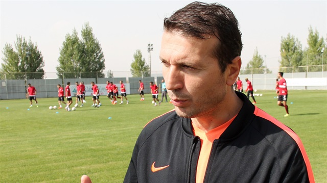 Tamer Tuna ile yollarını ayıran Göztepe Kulübü'nün yeni teknik direktörü Bayram Bektaş oldu  