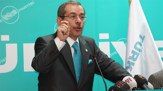  Abdüllatif Şener, partide büyük rahatsızlığa yol açtı.