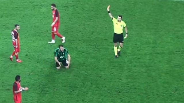 Batuhan Karadeniz harika bir gole imza attığı maçta kırmızı kart gördü.