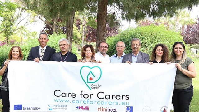 Demanslı hastalara bakanlara destek sağlamak amacıyla "Care For Carers" projesi geliştirildi.