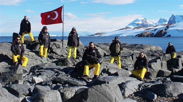 Antarktika'da kurulacak olan bilim üssünde araştırmalar yapacak olan bilim insanları. 