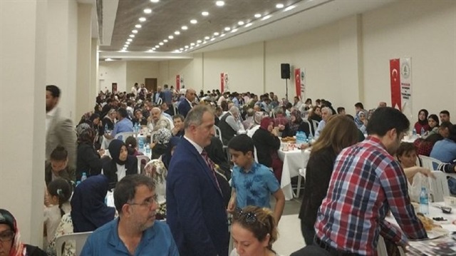 ​İstanbul'da yaşayan Bolulular gerçekleştirilen iftar yemeği organizasyonunda bir araya geldi. 