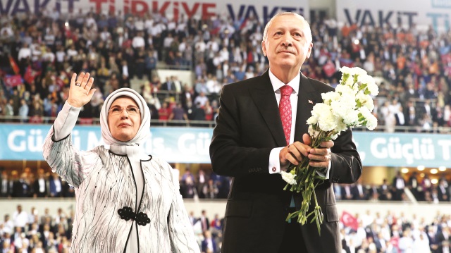 Cumhurbaşkanı Erdoğan, 146 projenin yer aldığı seçim 
beyannamesini açıkladı. 
