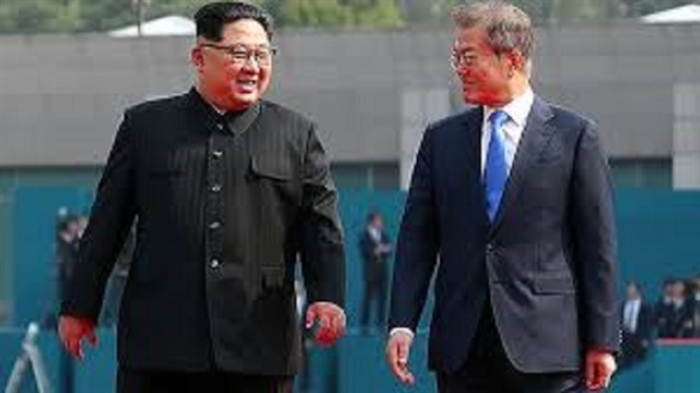 رئيس كوريا الجنوبية يلتقي نظيره الشمالي مجددًا في "بانمونجوم" المنطقة المنزوعة السلاح بين البلدين 
