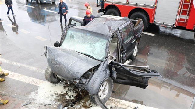 Kadıköy E-5’te sıkışmalı trafik kazası: 1 yaralı