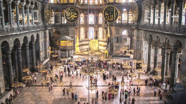 İstanbul’daki önemli bir kültür miraslarından Ayasofya Müzesi de öncelikle projelendirilecek eserler arasında.
