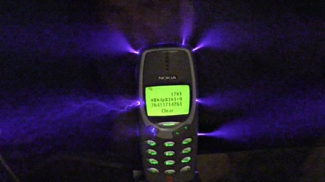 Nokia'nın efsane telefonu 3310'a bu seferki yapılan işkencenin eşi benzeri hiç görülmedi.